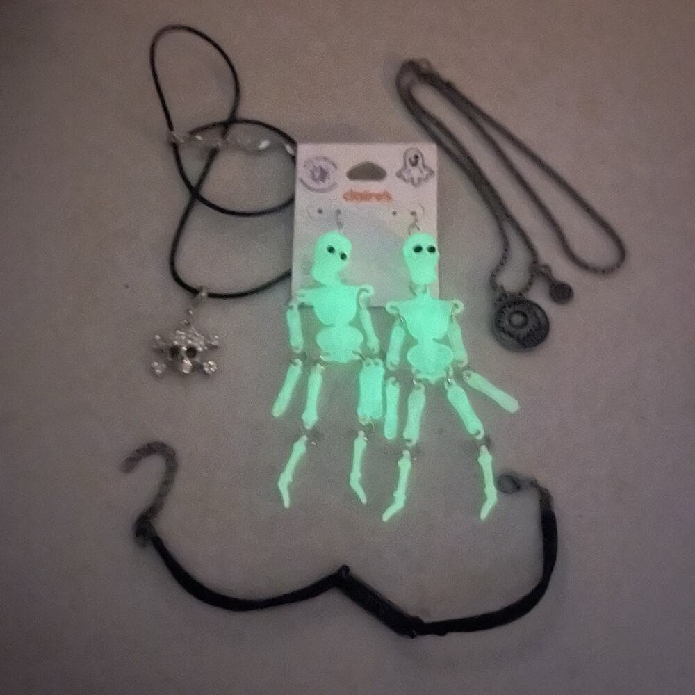 Halloween Glow In The Dark Skeleton Earrings Spooky Necklaces Bracelet Set Lot
